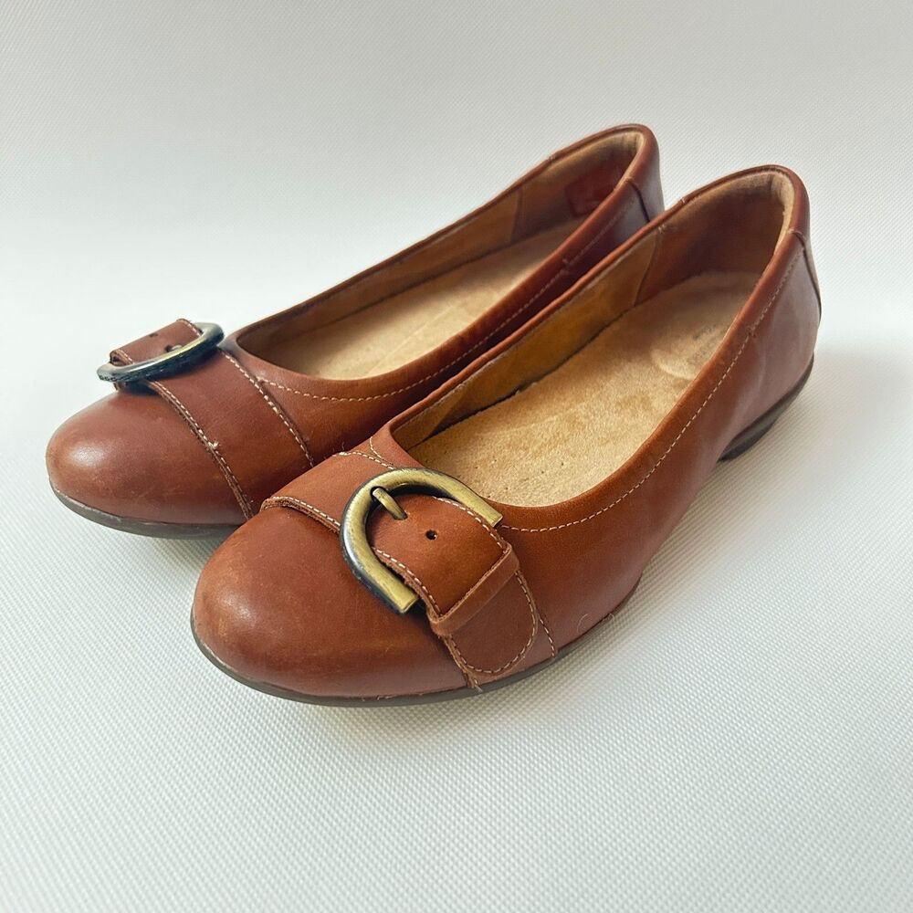 Clarks Brown Leather Buckle Flats Size 7 Comfort Shoes